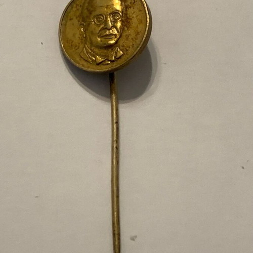 Metaxas 28 October 1940 gold-plated pin like new