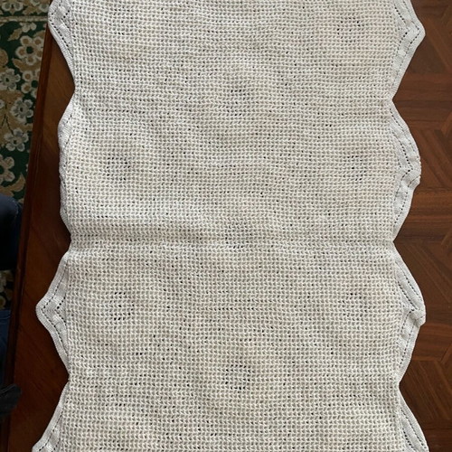 Knitted blanket artwork new with two pillowcases