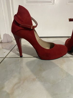 Ellen red pumps used with ankle strap, size 39