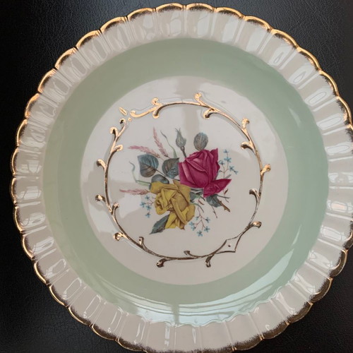 Wood and Sons porcelain plate excellent condition, England 1958, 20 cm diameter