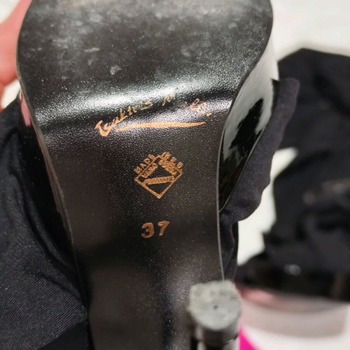 Tsakiris Mallas black sandals like new with bow
