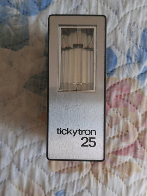 Tickytron 25 camera flash used