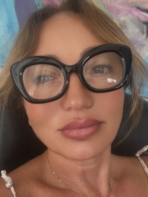 Cat-eye reading glasses, black and brown tortoiseshell