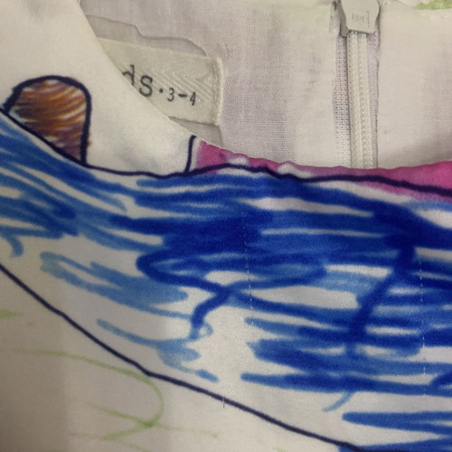 Girls' dress 3-4 years with childlike drawing and bright colors