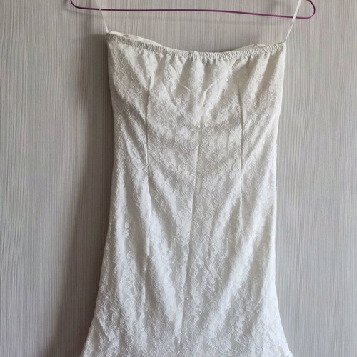 Gina Tricot white strapless dress with lace and ruffles like new