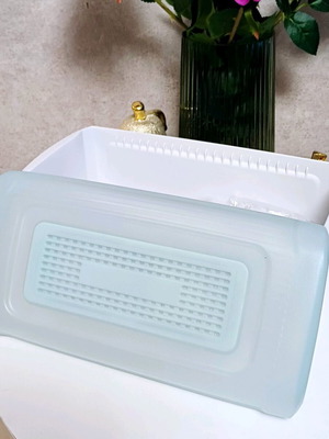 Tupperware Smart Junior Bread Box new