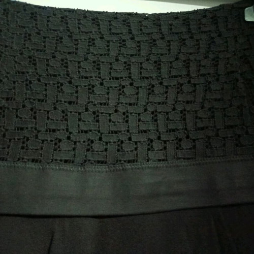 High-waisted modern skirt size M new, branded
