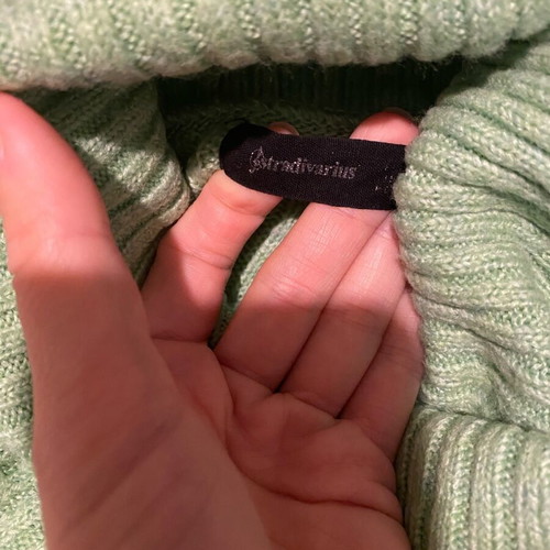 Stradivarius sweater size S green like new
