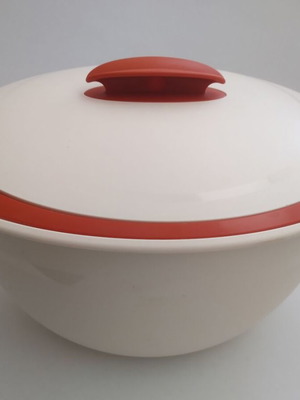 Tupperware Thermo Duo 3.5 / 4.3 liter serving container