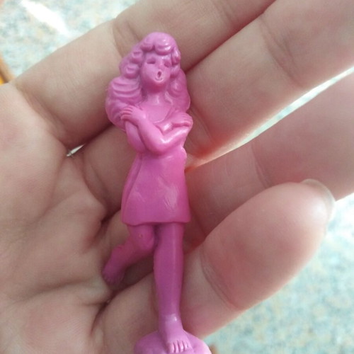 Miniature figures pack of 5, like new, colorful collectible set