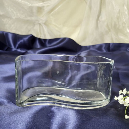 Set of 2 Minimal Crystal Bowls Vases like new (20cm)