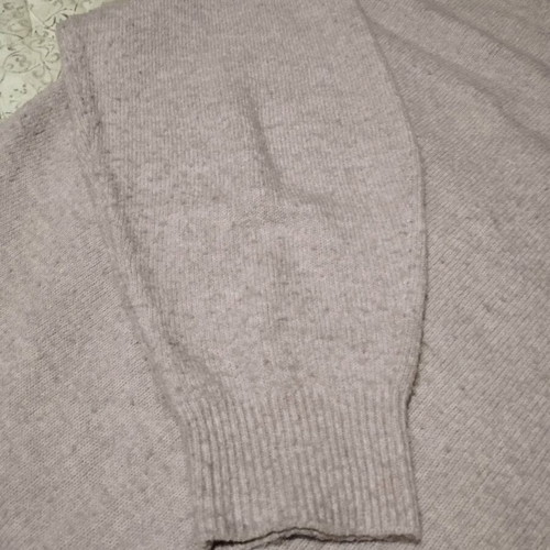 Pullover used in lilac color with knots