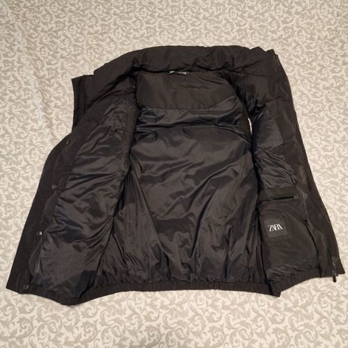 Sleeveless jacket Zara like new, size L, black