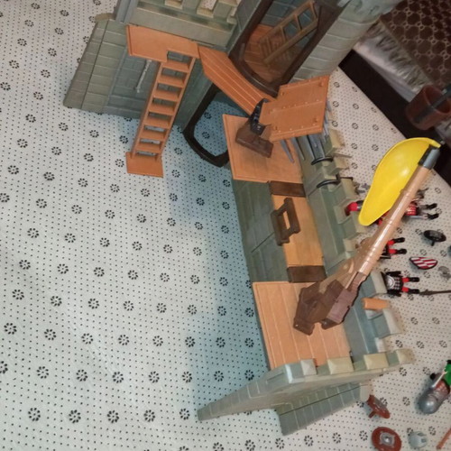 Vintage Playmobil 3888 Castle Defenders set like new