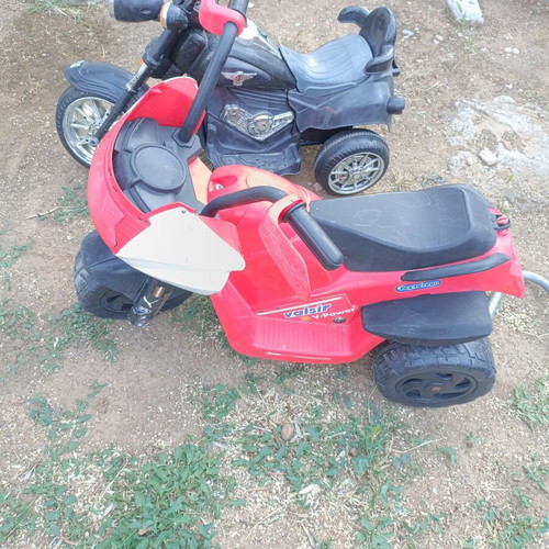 Children's electric motorcycles used, 6V battery needed, set of two