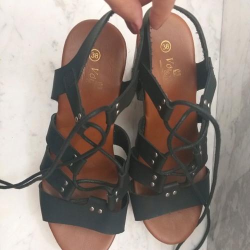 Voi & Noi women's sandals like new, black, size 38