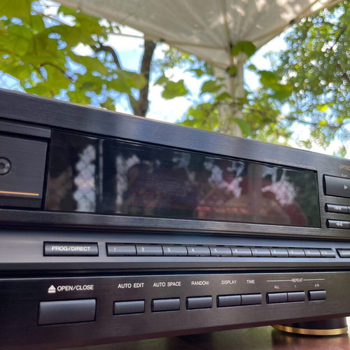 Denon DCD-1420 CD Player like new