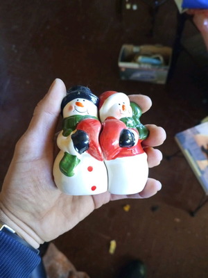 Porcelain salt shakers new