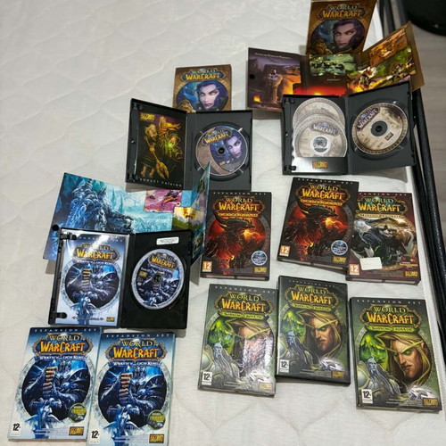 World of Warcraft Blizzard PC game collection with 5 expansions and extras