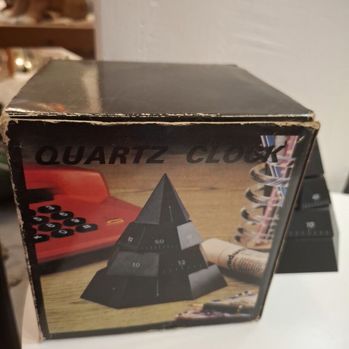 1988 Time Pyramid 4-D Επιτραπέζιο ρολόι μαύρο, λειτουργικό, περιστρεφόμενο, μπαταρίας