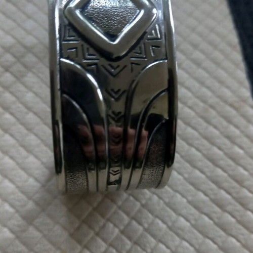 Silver bracelet cuff like new adjustable to wrist size