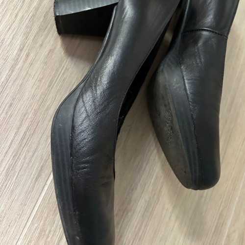 Leather pumps like new, size 40, black