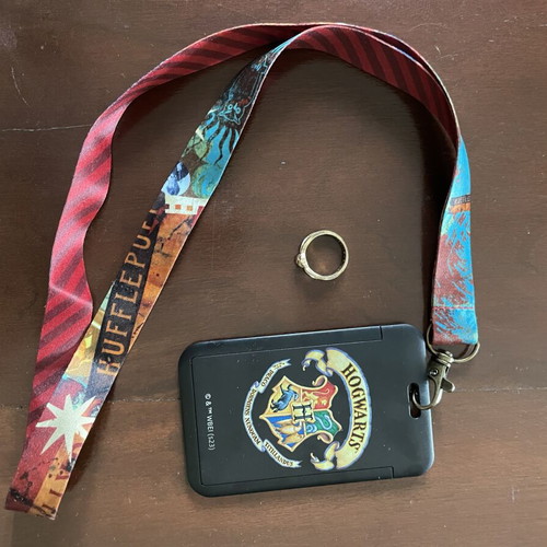Harry Potter set: Hogwarts lanyard, card holder & Golden Snitch ring