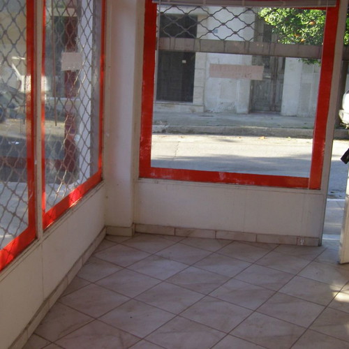 Commercial space 22 sqm renovated, ground floor, Keratsini Tambouria, with wc