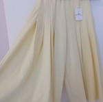 Short yellow pants