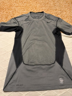 Nike women's shirt size L like new, black and gray