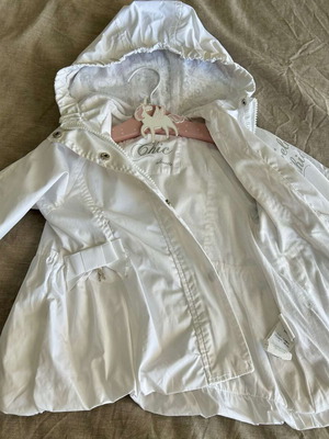 Alouette waterproof jacket for girls size 3 years, like new, white