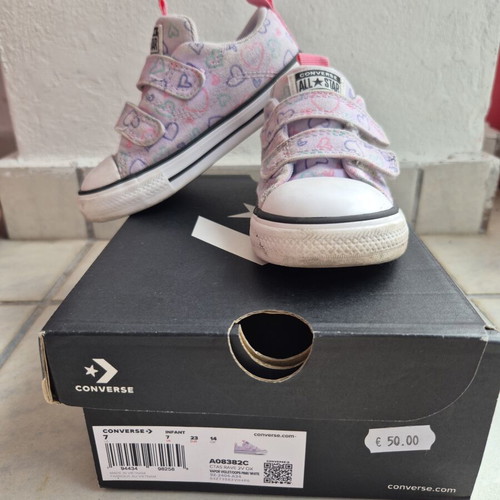Converse All Star Rave Lilac Shoes with Hearts and Velcro Closure like new