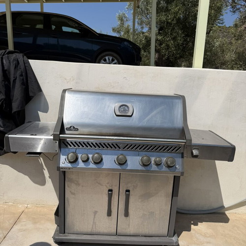 Napoleon Rogue SE 625 RSIB gas grill