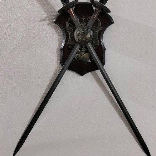 Decorative swords with stand like new, 90cm metal and wood