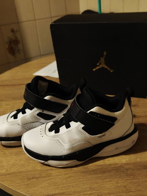 Jordan Stay Loyal 3 kids shoes used, size 29.5, black and white