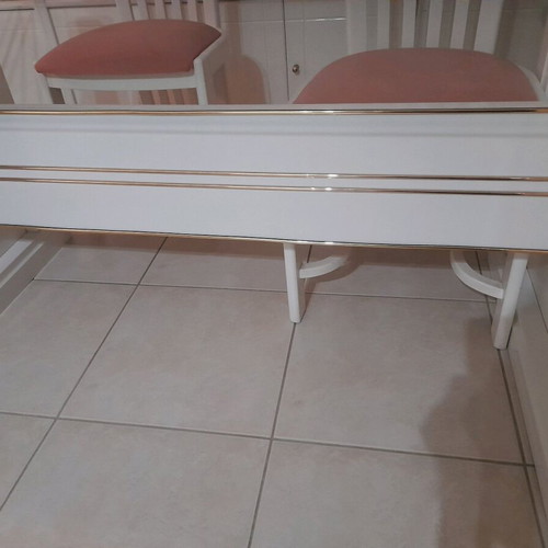 Τραπεζαρία σαν καινούργια 1,90×0,90 με 6 καρέκλες και τζάμι χαραγμένο