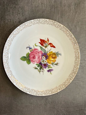 Bavarian porcelain wall plate 27cm new with wildflower bouquet