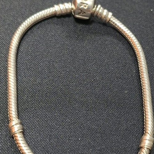 Pandora silver bracelet 925 like new, 18 centimeters