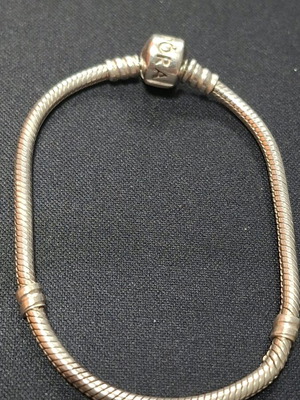 Pandora silver bracelet 925 like new, 18 centimeters