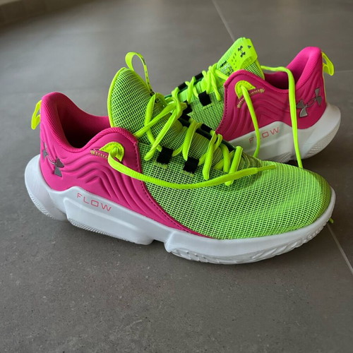 Under Armour Curry Flow 10 sneakers like new, size 43, pink and green