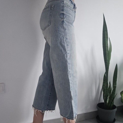 Stradivarius Bermuda jeans size small, blue