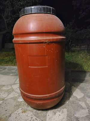 Πλαστικό δοχείο 230 Lt σε καλή κατάσταση