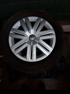 Ζάντες VW Polo 2011 μεταχειρισμένες με τασάκια σε πολύ καλή κατάσταση