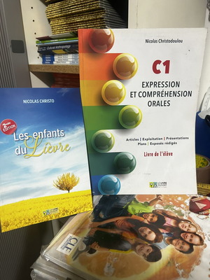 French Learning Book C1 Expression et Compréhension Orales & Les enfants du Lièvre