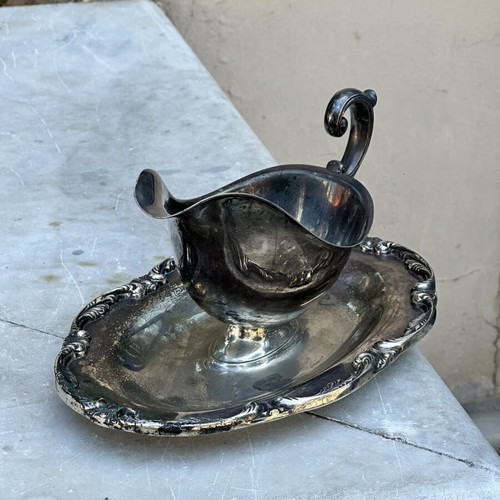 Vintage silver-plated gravy boat with base, used, 24x10 cm