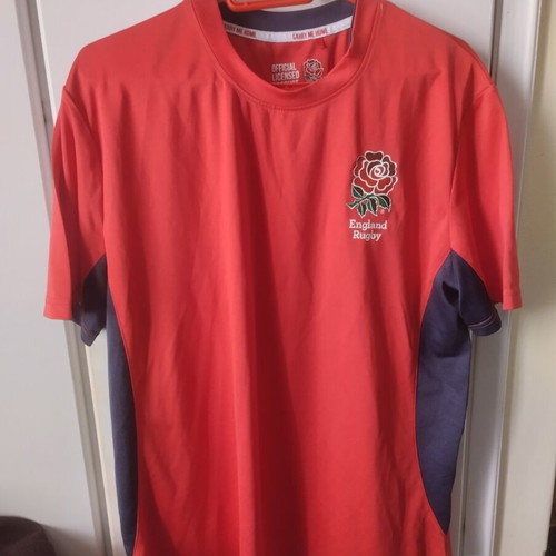 England Rugby Official T-shirt like new, size L, red