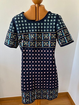 Juicy Couture φόρεμα αφόρετο με πετράδια σε size small πολύχρωμο
