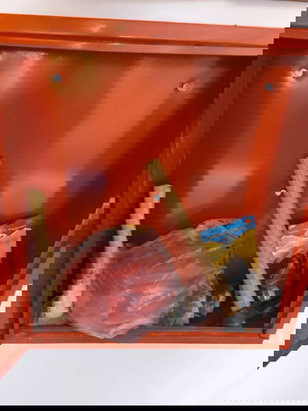 2 κιβώτια εργαλειων πυρόσβεσης