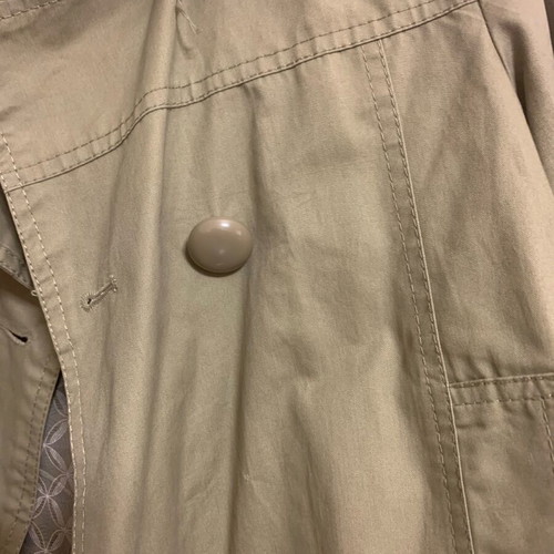 Short jacket used, khaki color, medium size, missing button