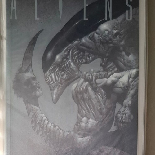 Dark Horse Presents: Aliens One-Shot Issue 1b Platinum Edition like new
